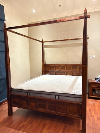 Manama, Household, Bedroom Set For Sale King Size Bed With Mattress And 2 Almirahs