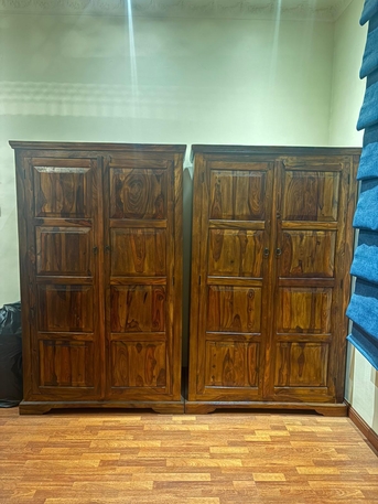 Manama, Household, Bedroom Set For Sale King Size Bed With Mattress And 2 Almirahs