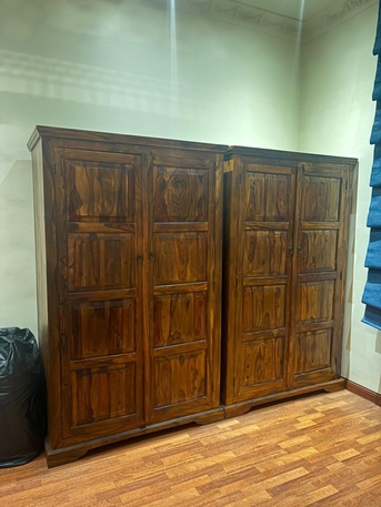 Manama, Household, Bedroom Set For Sale King Size Bed With Mattress And 2 Almirahs