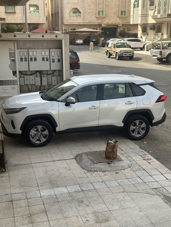 Jeddah, Vehicles, Cars & Trucks , SAR 110000,  Toyota RAV4 Hybrid,  2025,  Automatic,  16700 KM,  For Sale - Rav4  LE 4x4 HEV