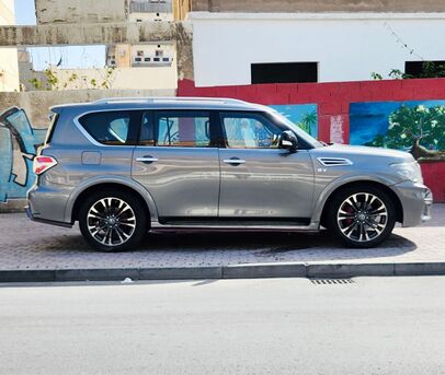 Hamad Town, Vehicles, Cars & Trucks , BHD 9300,  Nissan Patrol,  2017,  Automatic,  121000 KM,   NISMO V8  MODEL WITH SINGLE OWNER & ZERO ACCIDENT CAR