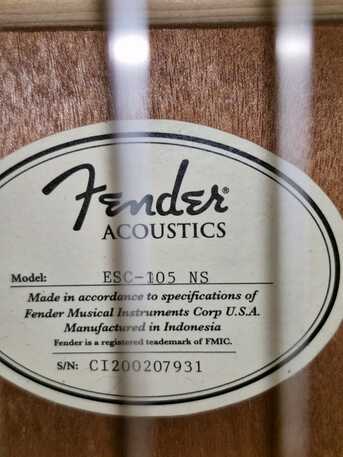 Jeddah, Musical Instruments, SAR 300,  Fender Acoustics Guitar جيتار أكوستك ESC-105 NS مع ملحقات الحقيبة + ريش