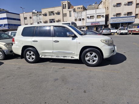 Dammam, Vehicles, Cars & Trucks , SAR 59000,  2011,  2011,  Automatic,  250 KM,  Toyota Landcruiser V8 VX-R