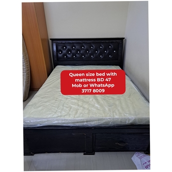 Manama, Furniture, BHD 45,  🌍🌐Queen Size Bed With Mattress In Good Condition For Sale With Delivery