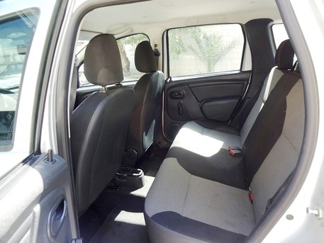 Zinj, Vehicles, Cars & Trucks , BHD 1600,  Renault Duster,  2015,  Automatic,  188000 KM,   LOW BUDGET SUV URGENT FOR SALE