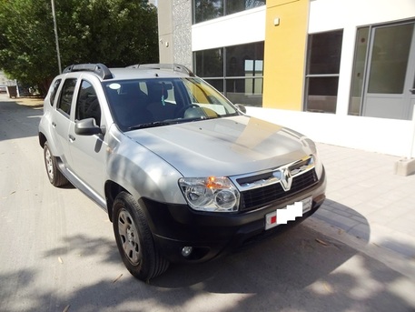 Zinj, Vehicles, Cars & Trucks , BHD 1600,  Renault Duster,  2015,  Automatic,  188000 KM,   LOW BUDGET SUV URGENT FOR SALE