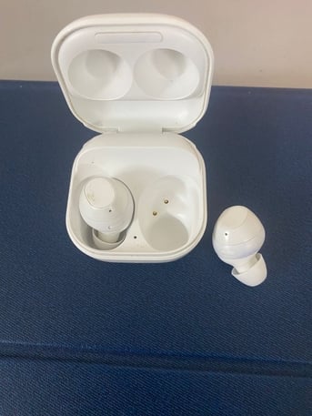 Riyadh, Electronics, SAR 130,  Samsung Earbuds