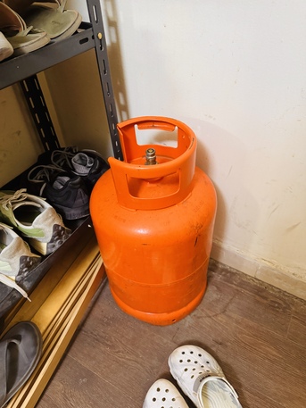 Riyadh, Household Items, SAR 280,  Gas Cylinder Stove And Table