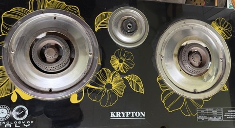 Riyadh, Household Items, SAR 280,  Gas Cylinder Stove And Table