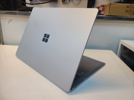 Al Olaya, Computers, SAR 1350,  Microsoft Model 1686 | Core I5 10th Gen | 8GB RAM | 256GB SSD | Touch | 13.5&rdquo;