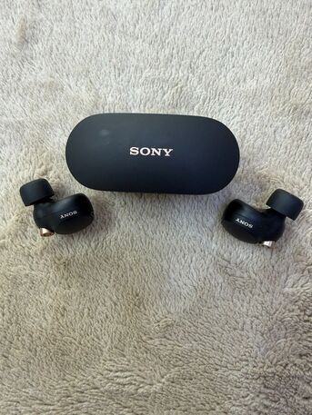 Riyadh, Mobile Phones, SAR 300,  Sony WF-1000XM4 Earbuds In Good Condition With Cover