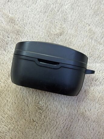 Riyadh, Mobile Phones, SAR 300,  Sony WF-1000XM4 Earbuds In Good Condition With Cover