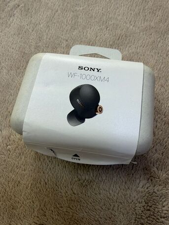 Riyadh, Mobile Phones, SAR 300,  Sony WF-1000XM4 Earbuds In Good Condition With Cover