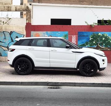 Amwaj Islands, Vehicles, Cars & Trucks , BHD 3850,  RANGE ROVER,  2015,  Automatic,  97000 KM,   EVOQUE  MODEL WITH WELL- MAINTAINED CONDITION CAR