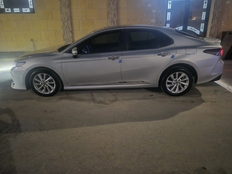 Dammam, Items Wanted, Toyota Camry GLE Full Option 2024 Model ODO 4750km Only KeyLess Entry Blue Ambiance Push S