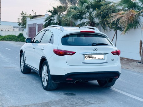 Manama, Vehicles, Cars & Trucks , BHD 2400,  Infiniti FX,  2012,  319000 KM,  Full Option - Sunroof