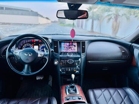 Manama, Vehicles, Cars & Trucks , BHD 1,  Infiniti FX,  2012,  319000 KM,  Sunroof - Full Option -V6