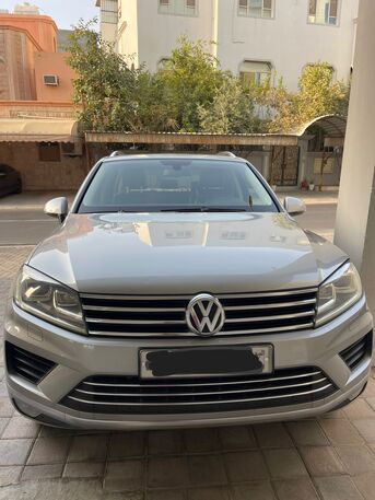 Juffair, Vehicles, Cars & Trucks , BHD 4200,  Volkswagen Touareg,  2015,  Automatic,  200000 KM,    V6 Full Option
