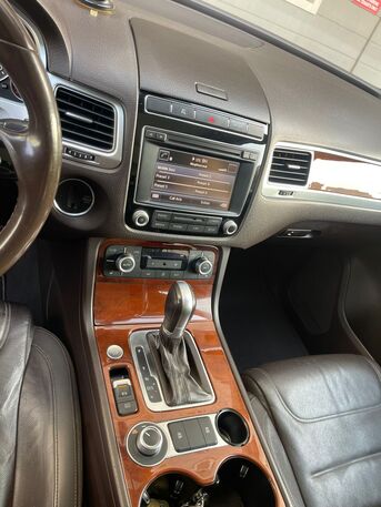 Juffair, Vehicles, Cars & Trucks , BHD 4200,  Volkswagen Touareg,  2015,  Automatic,  200000 KM,    V6 Full Option