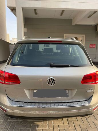 Juffair, Vehicles, Cars & Trucks , BHD 4200,  Volkswagen Touareg,  2015,  Automatic,  200000 KM,    V6 Full Option