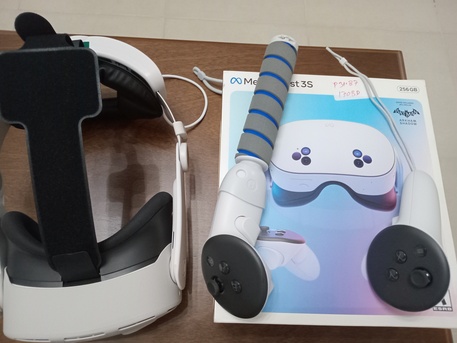 Riffa, Video Games, BHD 130,  Meta Quest 3s 256gb Memory With Battery Backup + Joystick Handle
