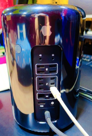 Saar, Tablet Computers, BHD 550,  Professional Apple Production System &ndash; Studio Display & Mac Pro (Xeon 6-Core)