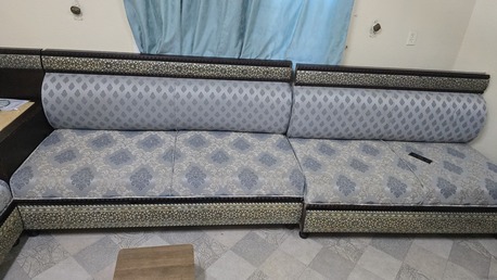 Jubail, Household Items, SAR 550,  For Sale &ndash; Maharaja Royal Sofa (Almost New!)