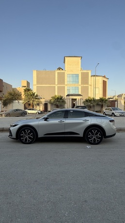Riyadh, Vehicles, Cars & Trucks , SAR 1250000,  Toyota Crown,  2023,  Automatic,  32000 KM,
