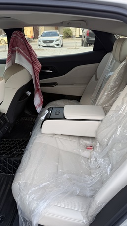 Riyadh, Vehicles, Cars & Trucks , SAR 1250000,  Toyota Crown,  2023,  Automatic,  32000 KM,