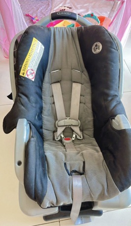 Manama, Baby & Kid Stuff, BHD 20,  Graco ( American Brand) Baby Car Seat And Baby Rocker (Juniors)