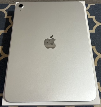 Jeddah, Tablet Computers, SAR 1300,  Ipad A16 (11 Generation)128 Gb Silver New One