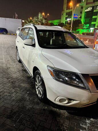 Riyadh, Vehicles, Cars & Trucks , SAR 26000,  Nissan Pathfinder,  2013,  Automatic,  236000 KM,  Model Year  - Registered 2014