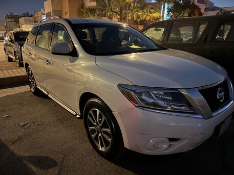 Riyadh, Vehicles, Cars & Trucks , SAR 26000,  Nissan Pathfinder,  2013,  Automatic,  236000 KM,  Model Year  - Registered 2014