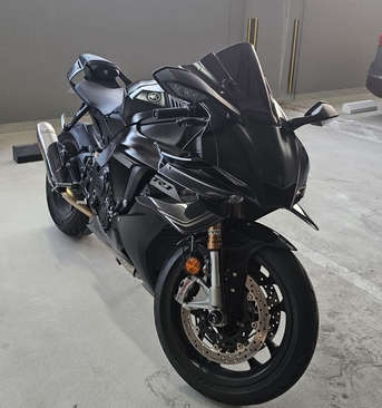 Riyadh, Motorcycles, SAR 50000,  2025 Yamaha R1 | Low Mileage | Mint Condition | 1000cc Superbike