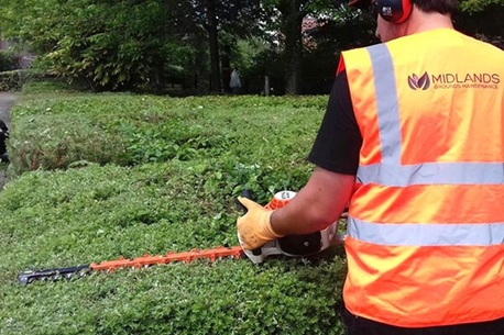 Birmingham, Business, Midlands Grounds Maintenance &ndash; Professional Hedge Trimming Services