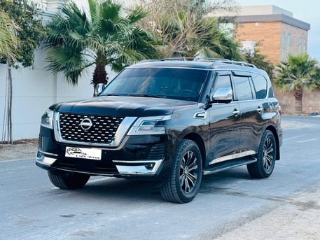 Manama, Vehicles, Cars & Trucks , BHD 11800,  Nissan Patrol,  2017,  99000 KM,  Full Option - Platinum - TOP