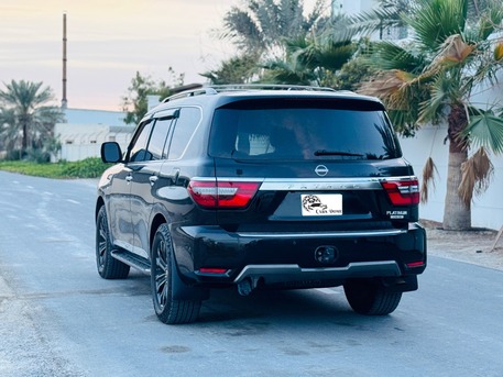 Manama, Vehicles, Cars & Trucks , BHD 11800,  Nissan Patrol,  2017,  99000 KM,  Full Option - Platinum - TOP