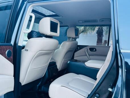 Manama, Vehicles, Cars & Trucks , BHD 11800,  Nissan Patrol,  2017,  99000 KM,  Full Option - Platinum - TOP