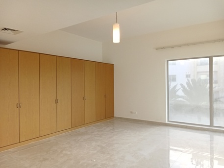 Amwaj Islands, Villas, BHD 1700,  LUXURIOUS BEACHFRONT 4 BR Semi Furnished Villa For Rent