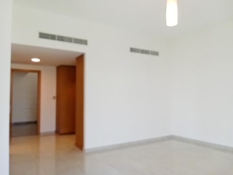 Amwaj Islands, Villas, BHD 1700,  LUXURIOUS BEACHFRONT 4 BR Semi Furnished Villa For Rent