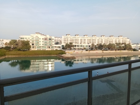 Amwaj Islands, Villas, BHD 1700,  LUXURIOUS BEACHFRONT 4 BR Semi Furnished Villa For Rent