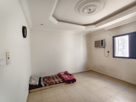 Jeddah, Rooms Available, SAR 750/month,  Room Available For Bachelor In Mushirfa Jeddah