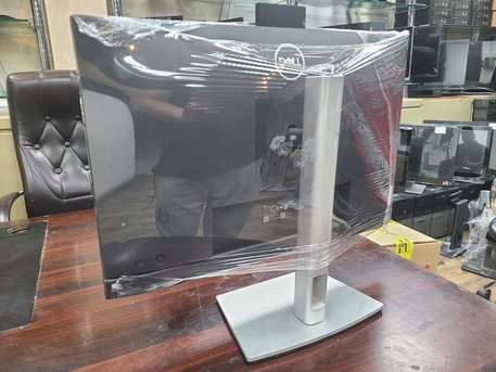 Al Olaya, Items Wanted, Built-in Webcam & Speaker