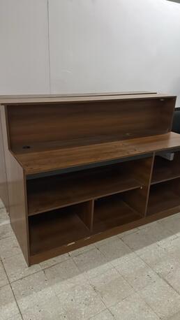 Al Malaz, Furniture, SAR 1200,  OFFICE COUNTER AND TABLE FOR SALE