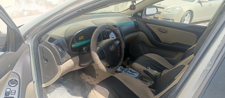 Riyadh, Vehicles, Cars & Trucks , SAR 15000,  Hyundai Elantra,  2010,  Automatic,  400000 KM,  Please Serious Person What