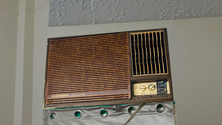 Manama, Air Conditioners, BHD 45,  Urgent Sale Window Ac 2.5 Ton 45 BD