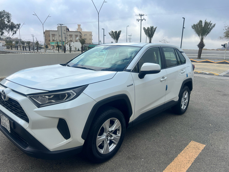 Al Baha, Vehicles, Cars & Trucks , SAR 80000,  Toyota RAV4 Hybrid,  2021,  Automatic,  161000 KM,  Rav4 Good Condition Single Owner White Color Sale