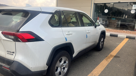 Al Baha, Vehicles, Cars & Trucks , SAR 80000,  Toyota RAV4 Hybrid,  2021,  Automatic,  161000 KM,  Rav4 Good Condition Single Owner White Color Sale