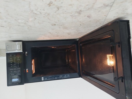 Dhahrat Laban, Appliances, SAR 225,  Samsung Microwave Oven - 32 Liters - Stainless Steel - Good Working Condition