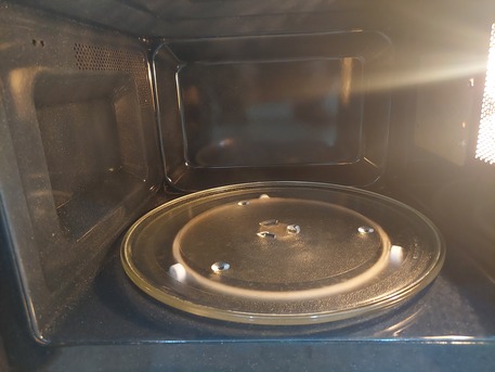 Dhahrat Laban, Appliances, SAR 225,  Samsung Microwave Oven - 32 Liters - Stainless Steel - Good Working Condition